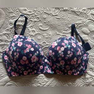 Victoria’s Secret Incredible bra 38C